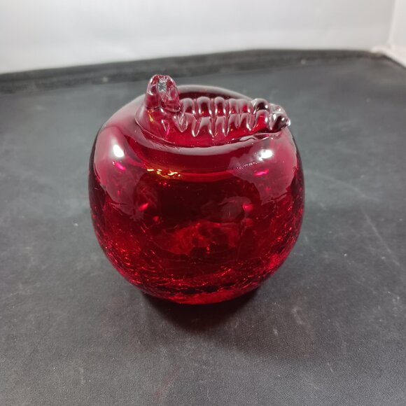 Vintage 90's Crackle Art Glass Red Apple Paperweight - Picture 3 of 7